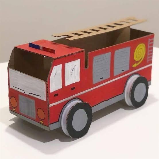 Atividade caminhão de bombeiro em papelão